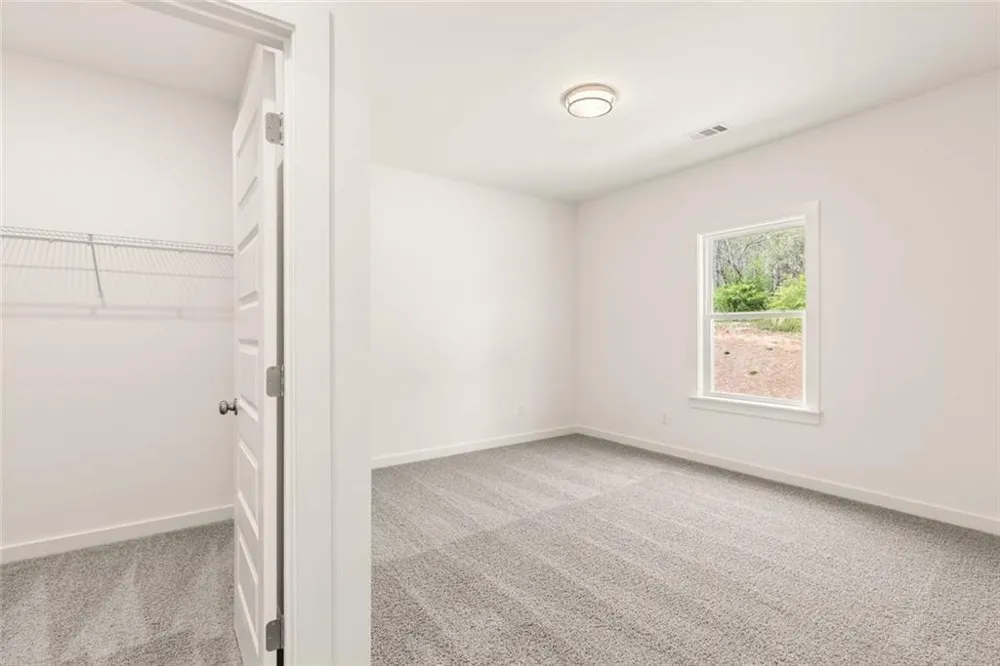 8290 Creekside Overlook Drive Gainesville, GA 30506