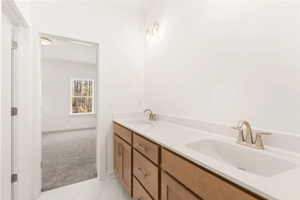 8290 Creekside Overlook Drive Gainesville, GA 30506