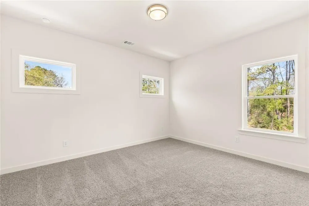 8290 Creekside Overlook Drive Gainesville, GA 30506