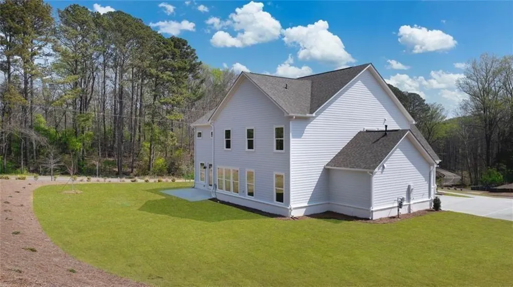 8290 Creekside Overlook Drive Gainesville, GA 30506