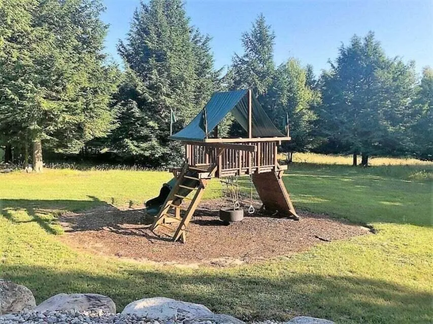 E Starlight Rdg Circle #63 Onekama, MI 49675