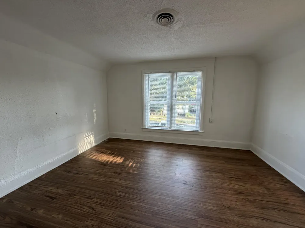 1221 Wells Place #2 Kalamazoo, MI 49001