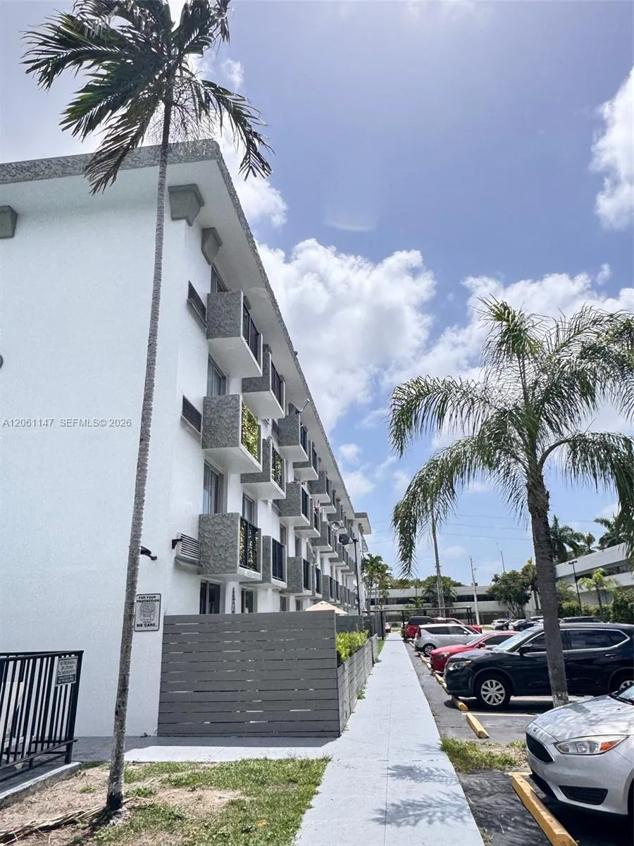 16450 NW 2nd Ave #207 Miami, FL 33169