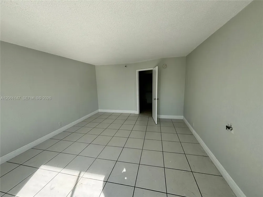 16450 NW 2nd Ave #207 Miami, FL 33169