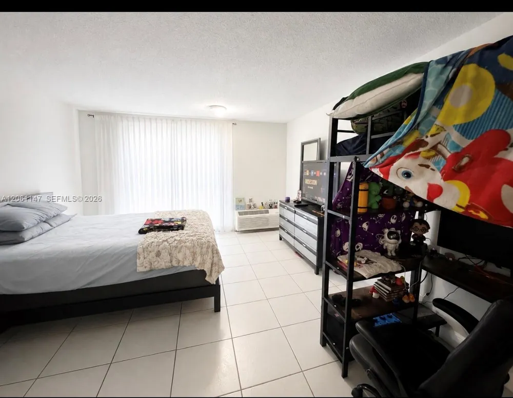 16450 NW 2nd Ave #207 Miami, FL 33169