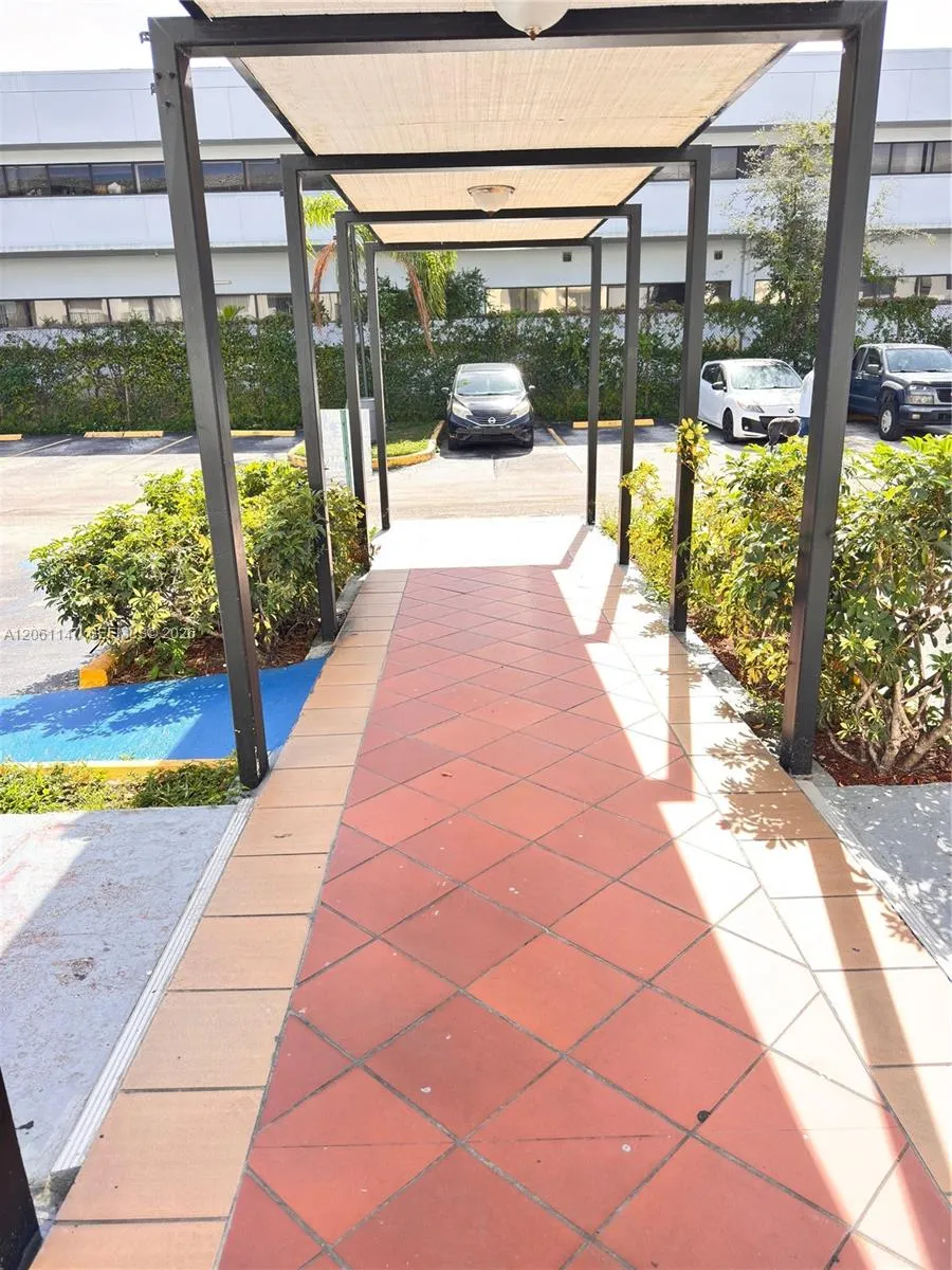 16450 NW 2nd Ave #207 Miami, FL 33169