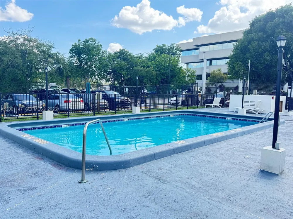 16450 NW 2nd Ave #207 Miami, FL 33169