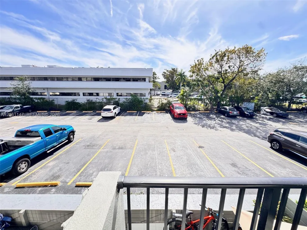 16450 NW 2nd Ave #207 Miami, FL 33169
