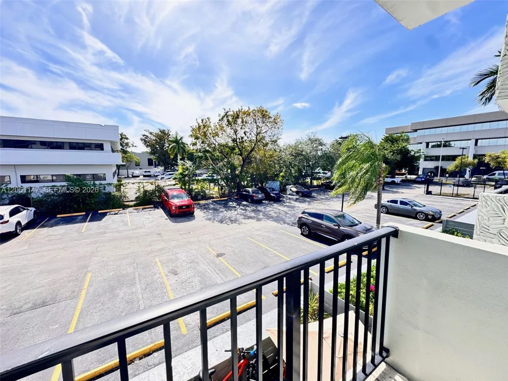16450 NW 2nd Ave #207 Miami, FL 33169