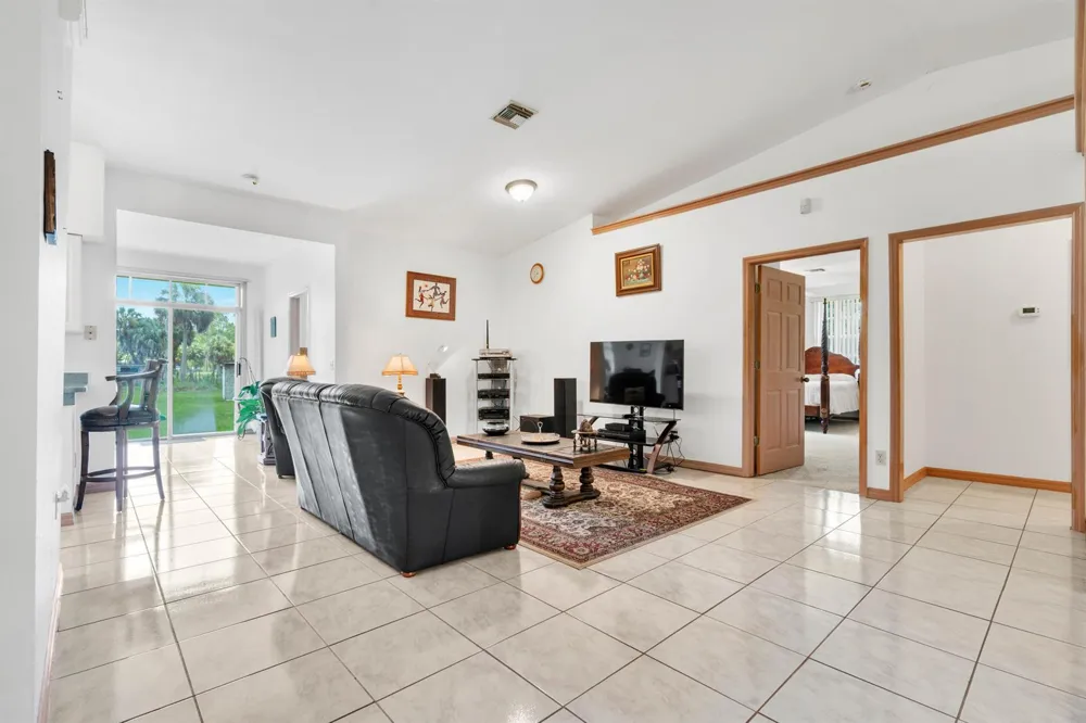 420 18TH AVENUE NE Naples, FL 34120