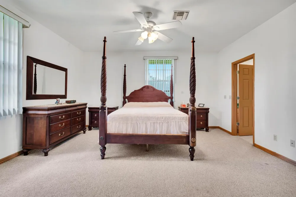 420 18TH AVENUE NE Naples, FL 34120