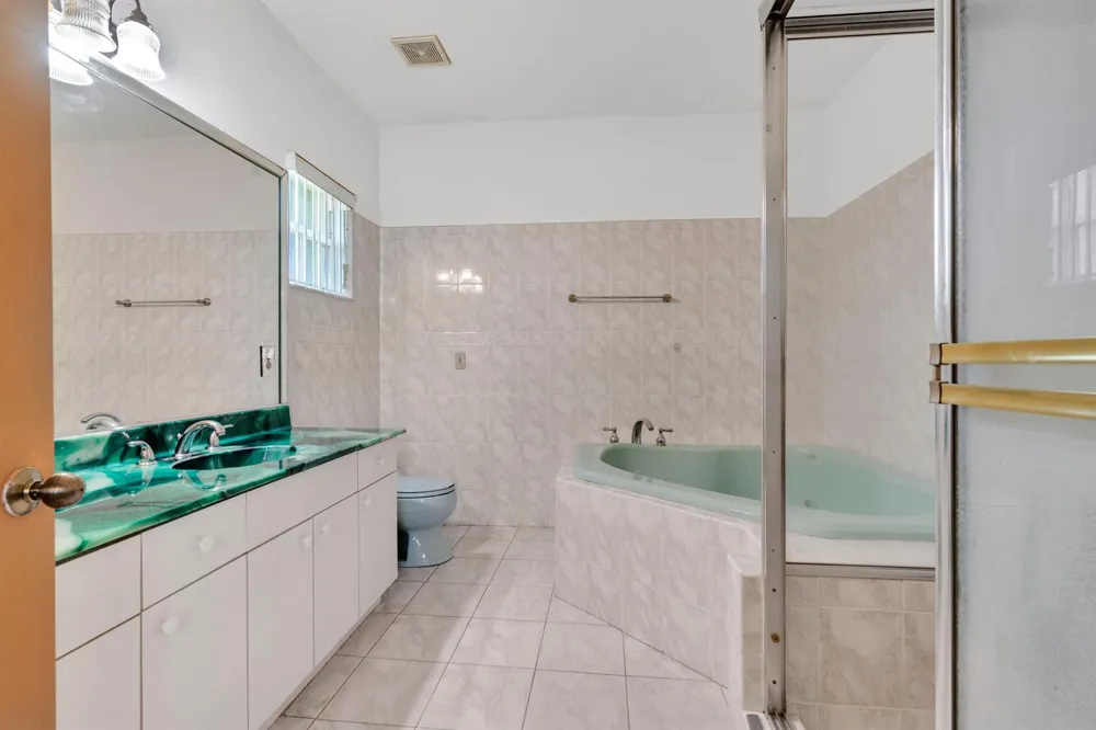 420 18TH AVENUE NE Naples, FL 34120