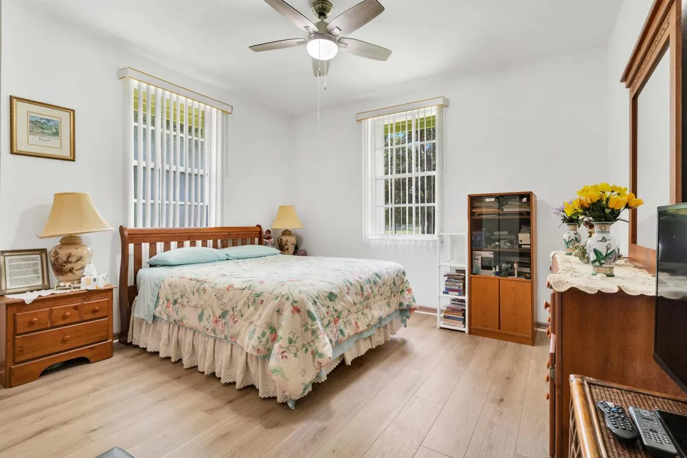 420 18TH AVENUE NE Naples, FL 34120