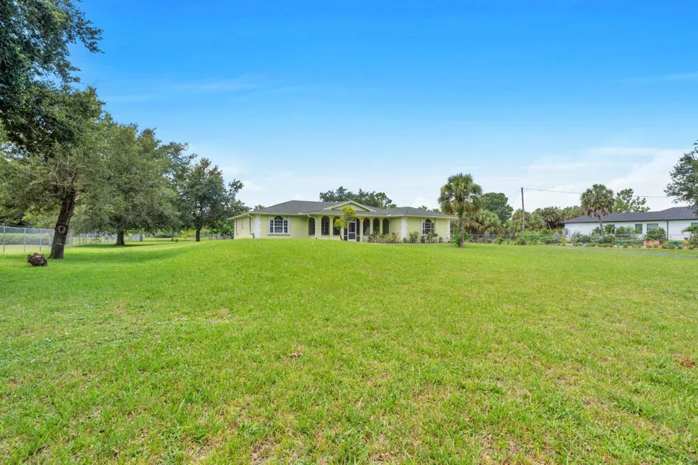 420 18TH AVENUE NE Naples, FL 34120