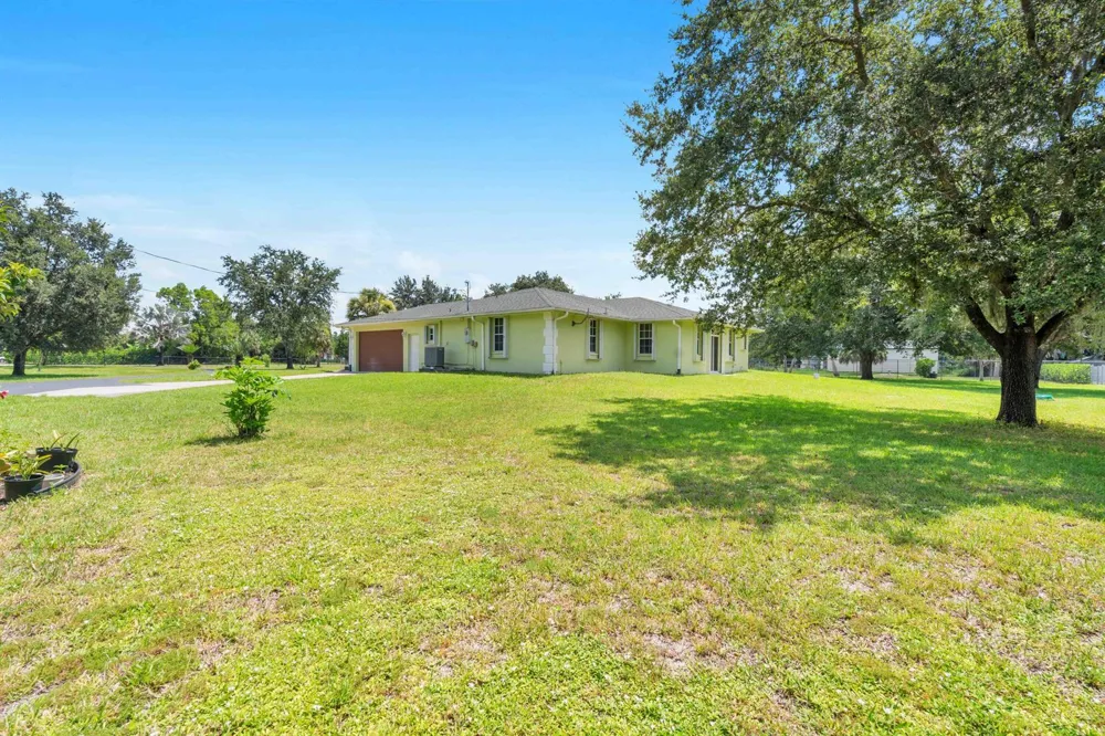420 18TH AVENUE NE Naples, FL 34120