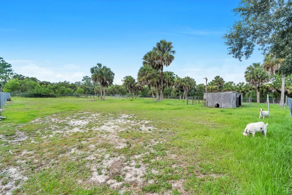 420 18TH AVENUE NE Naples, FL 34120