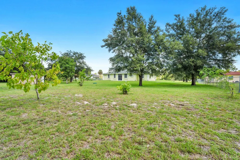 420 18TH AVENUE NE Naples, FL 34120