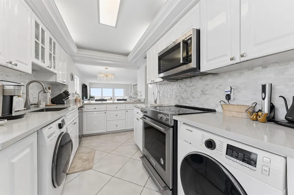 1021 HILLSBORO MILE #1008 Hillsboro Beach, FL 33062