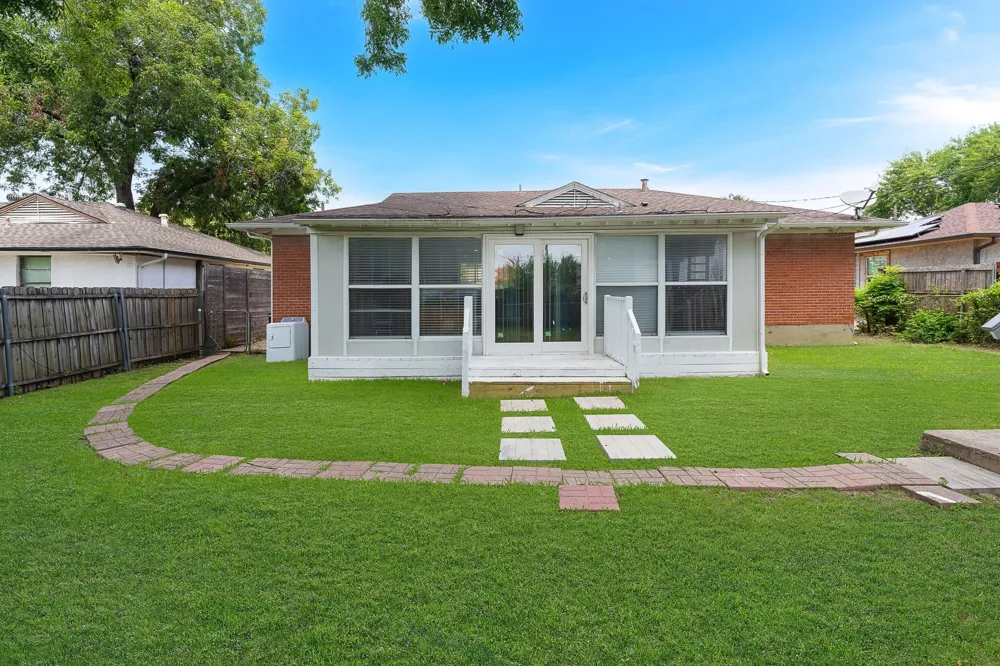 2546 Havenhurst Street Farmers Branch, TX 75234