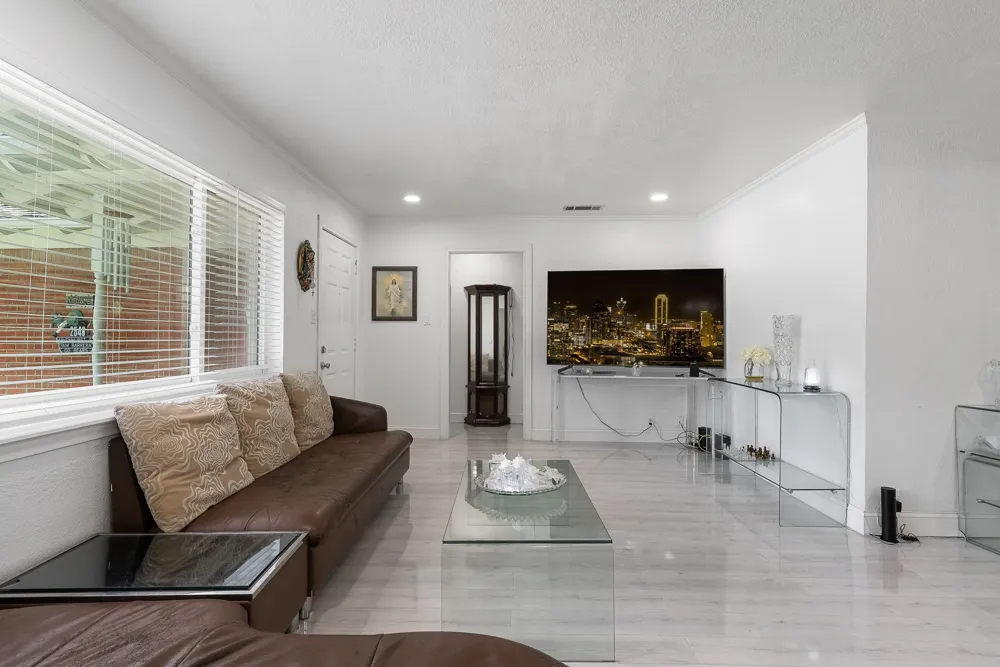 2546 Havenhurst Street Farmers Branch, TX 75234