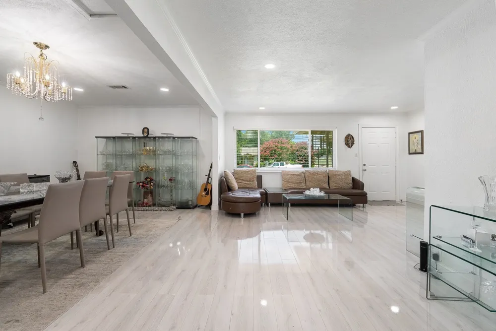 2546 Havenhurst Street Farmers Branch, TX 75234