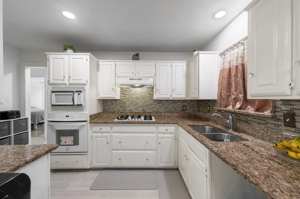 2546 Havenhurst Street Farmers Branch, TX 75234