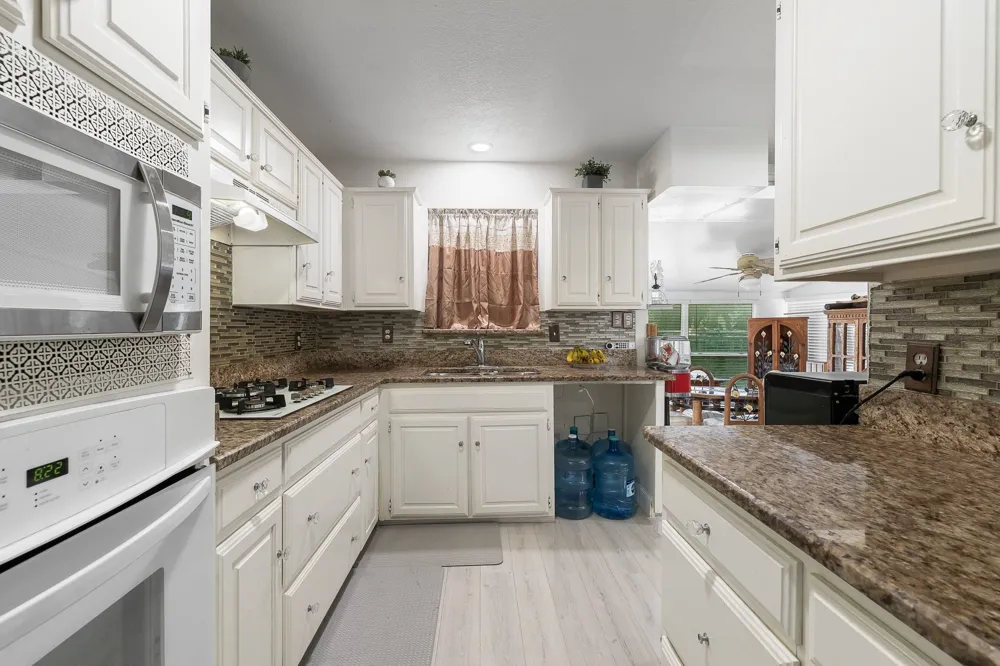 2546 Havenhurst Street Farmers Branch, TX 75234