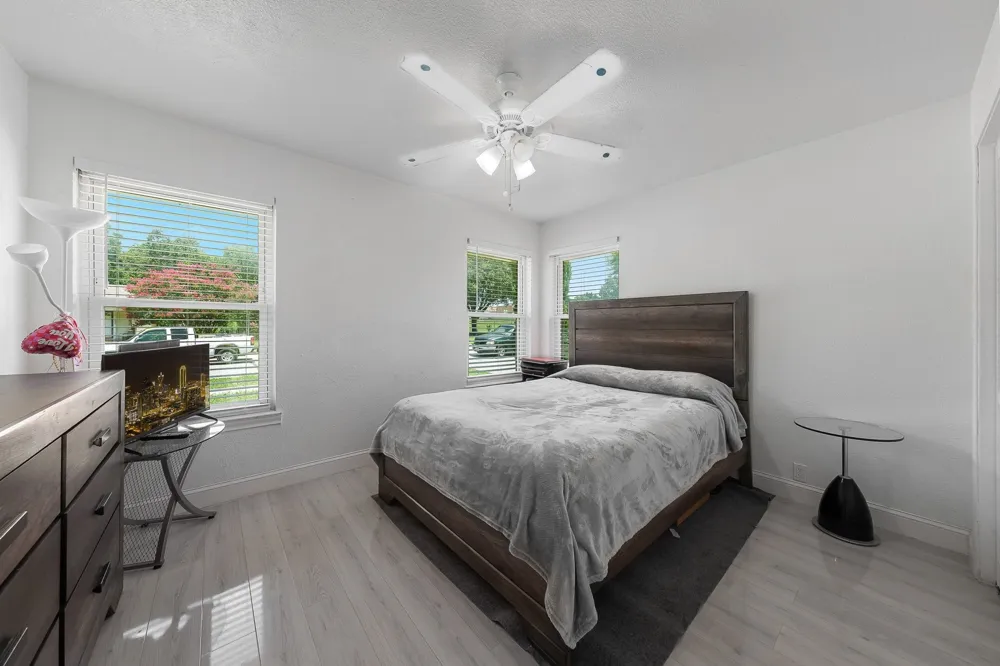 2546 Havenhurst Street Farmers Branch, TX 75234