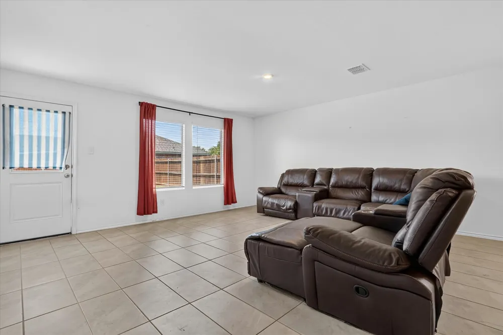 2003 Ava Drive Ennis, TX 75119