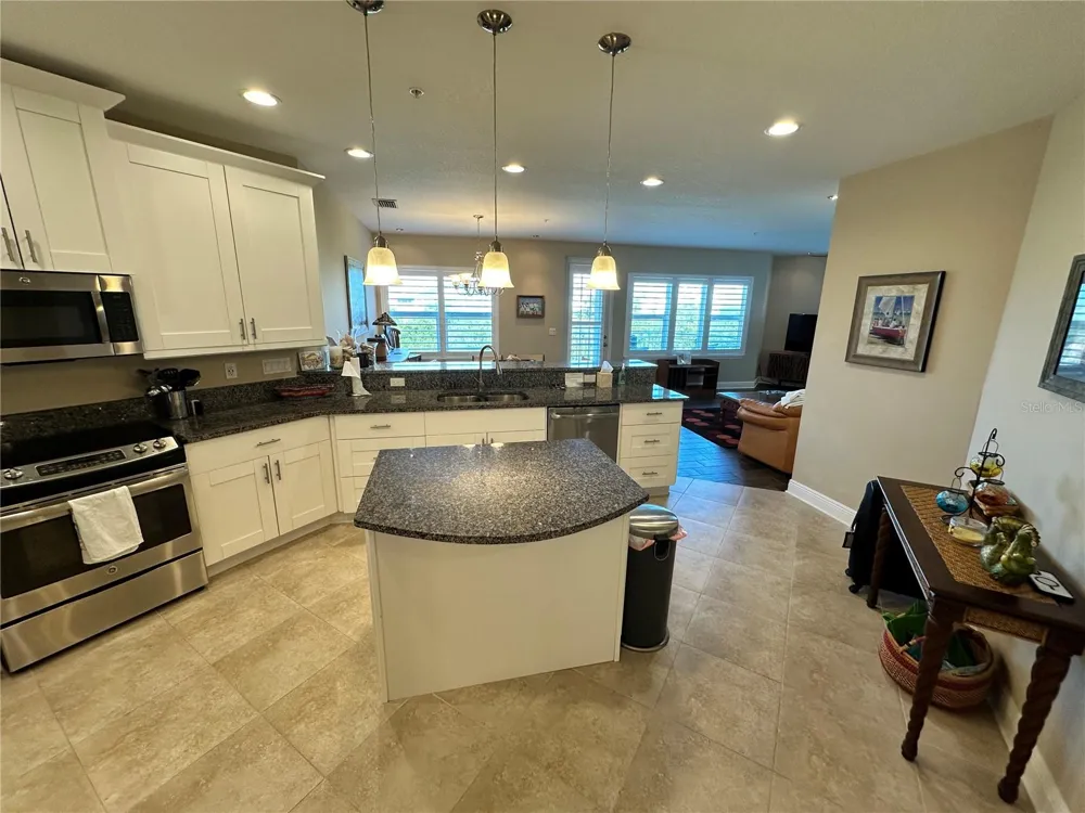 7740 34TH AVE W #202 Bradenton, FL 34209