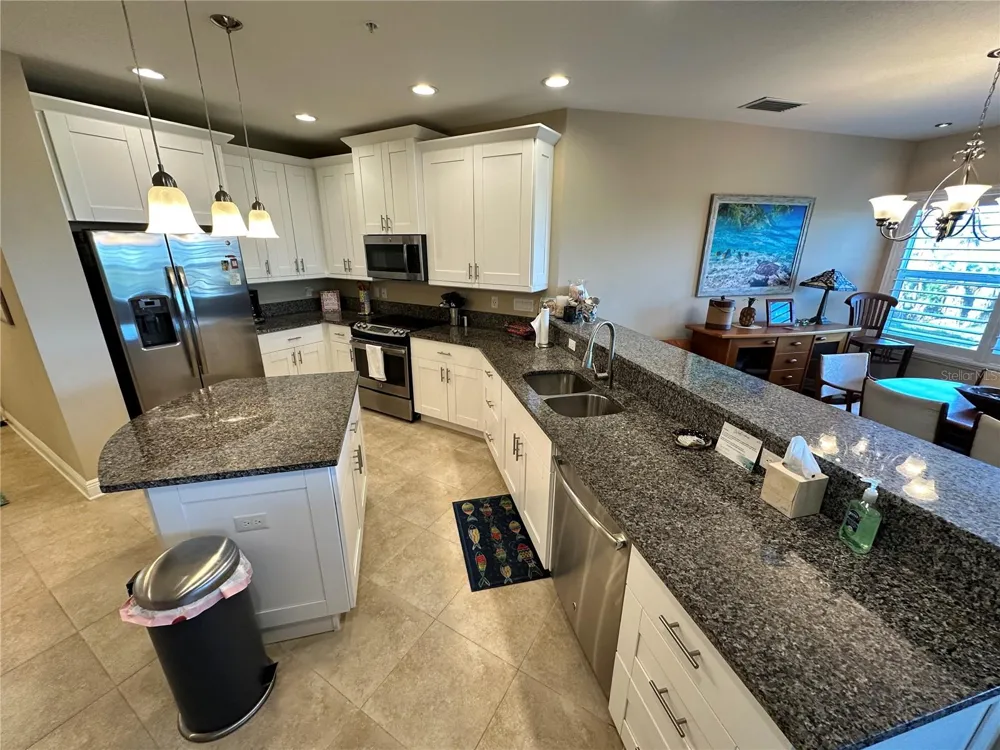 7740 34TH AVE W #202 Bradenton, FL 34209