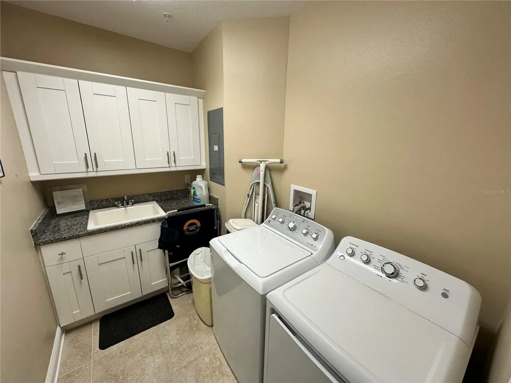 7740 34TH AVE W #202 Bradenton, FL 34209