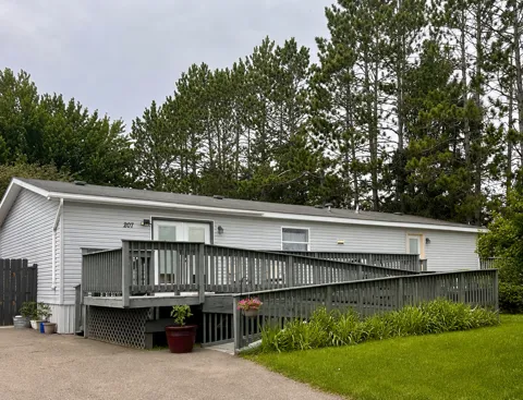 207 Lakin Avenue SW