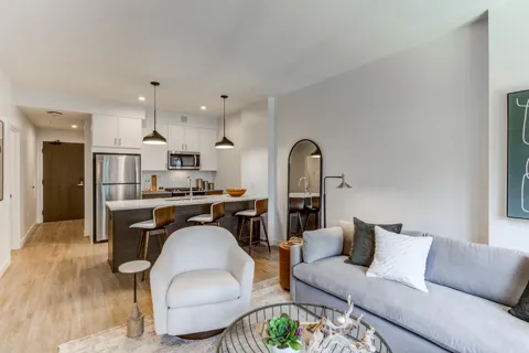 270 Hennepin Avenue #517