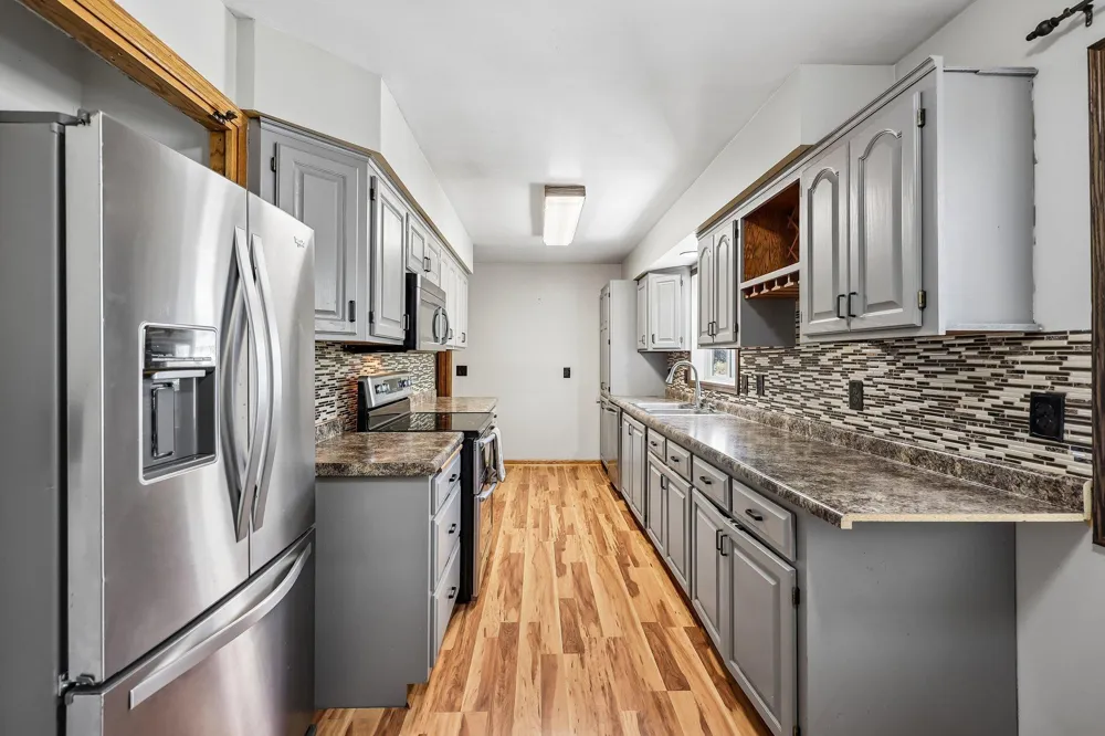 5563 Main Avenue NE Albertville, MN 55301