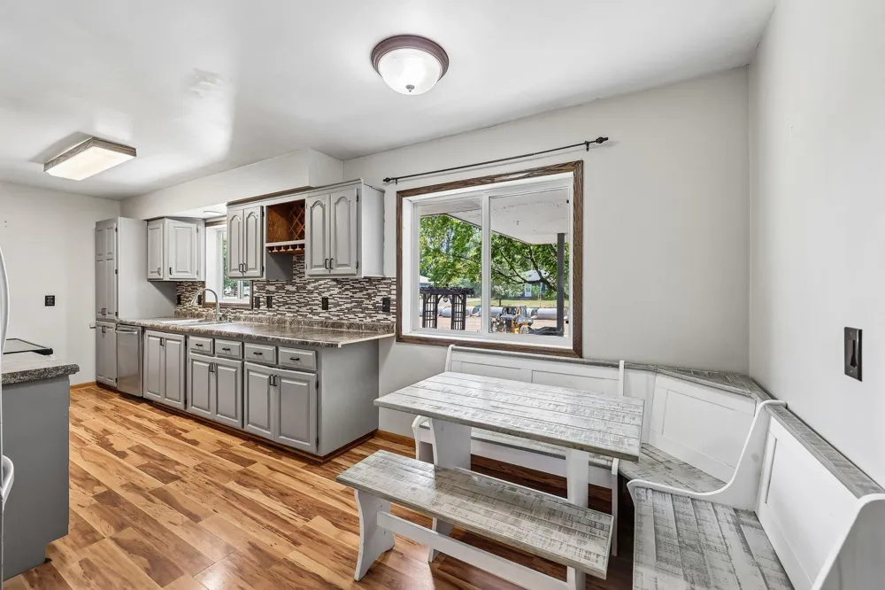 5563 Main Avenue NE Albertville, MN 55301