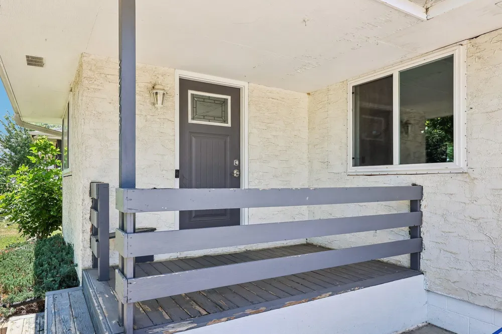 5563 Main Avenue NE Albertville, MN 55301