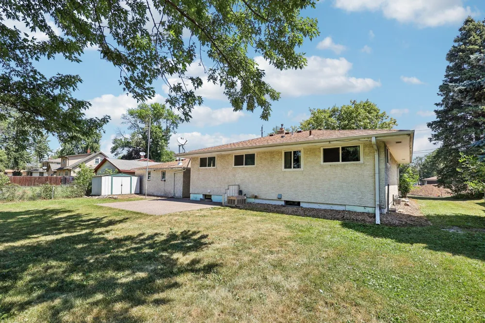 5563 Main Avenue NE Albertville, MN 55301