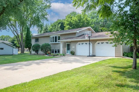 912 Shoreacres Drive