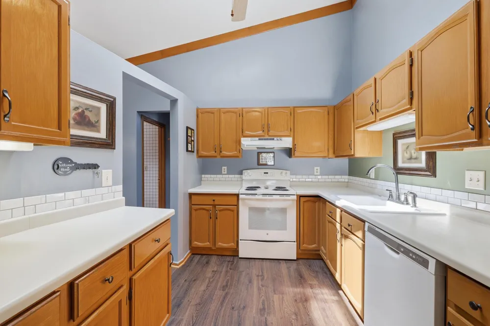 3632 Gershwin Lane Oakdale, MN 55128