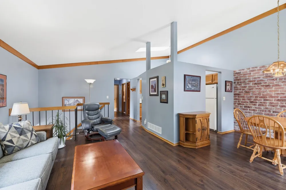 3632 Gershwin Lane Oakdale, MN 55128