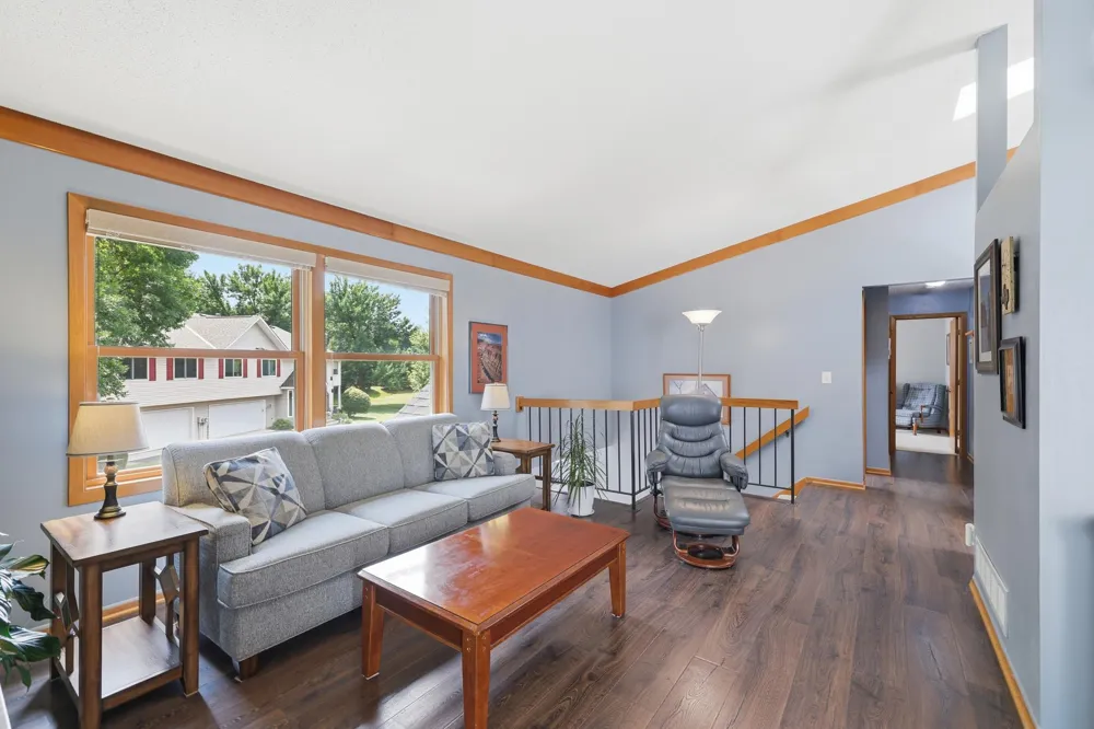 3632 Gershwin Lane Oakdale, MN 55128