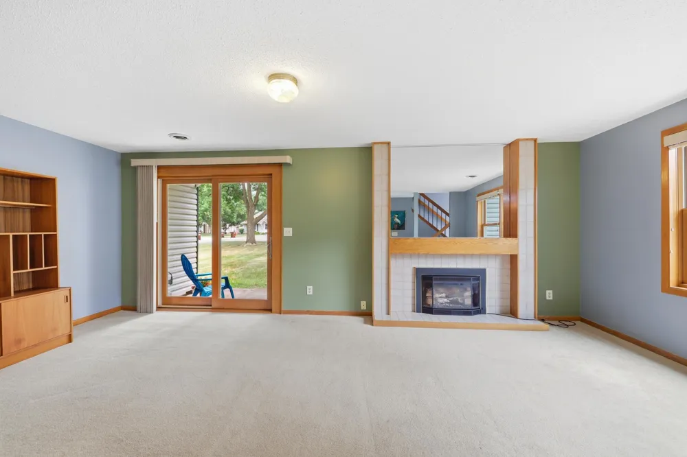 3632 Gershwin Lane Oakdale, MN 55128