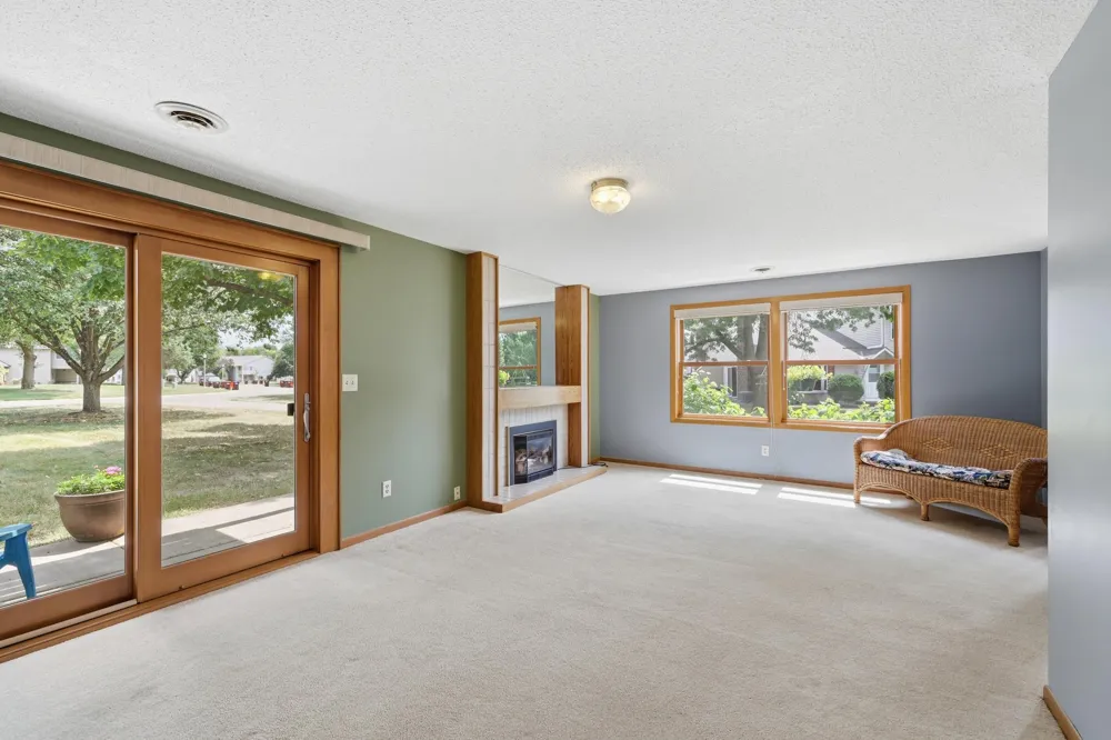 3632 Gershwin Lane Oakdale, MN 55128