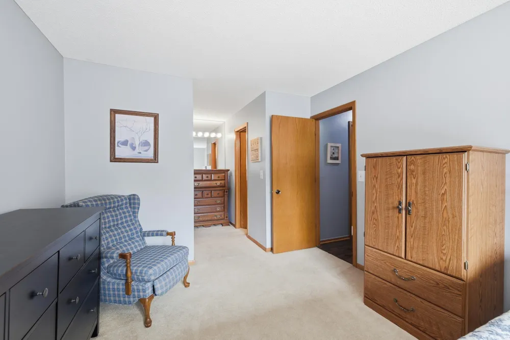 3632 Gershwin Lane Oakdale, MN 55128