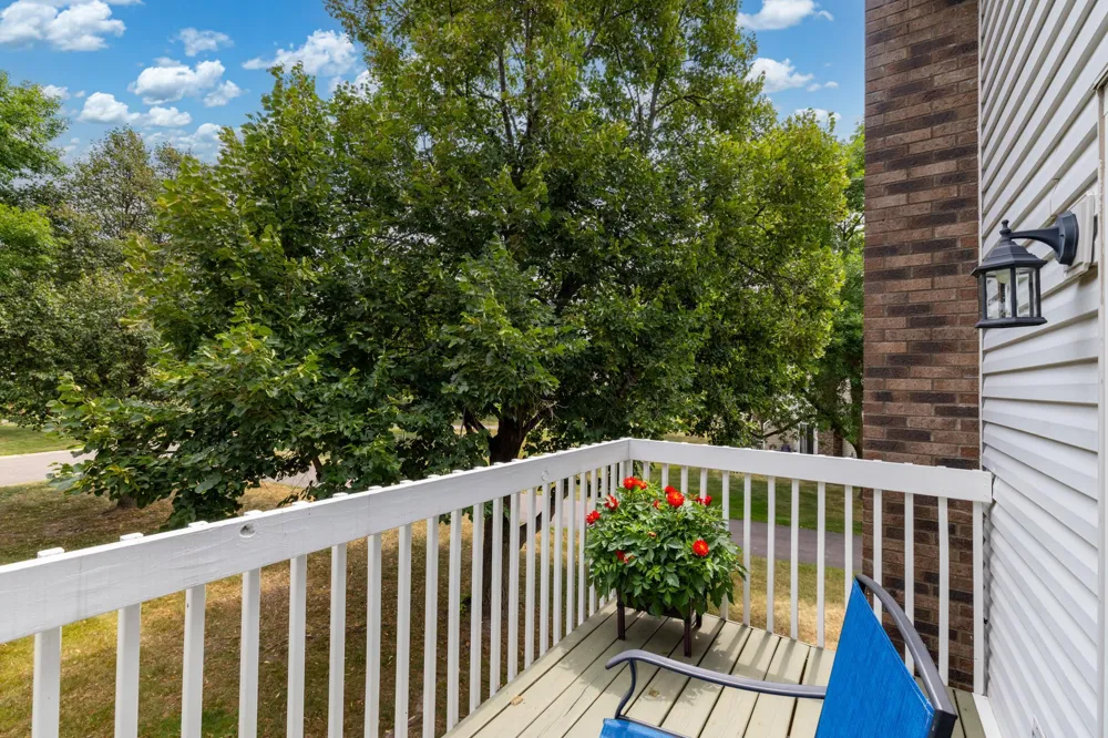 3632 Gershwin Lane Oakdale, MN 55128