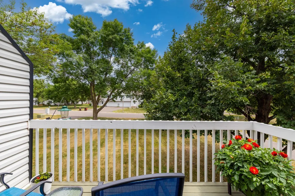 3632 Gershwin Lane Oakdale, MN 55128
