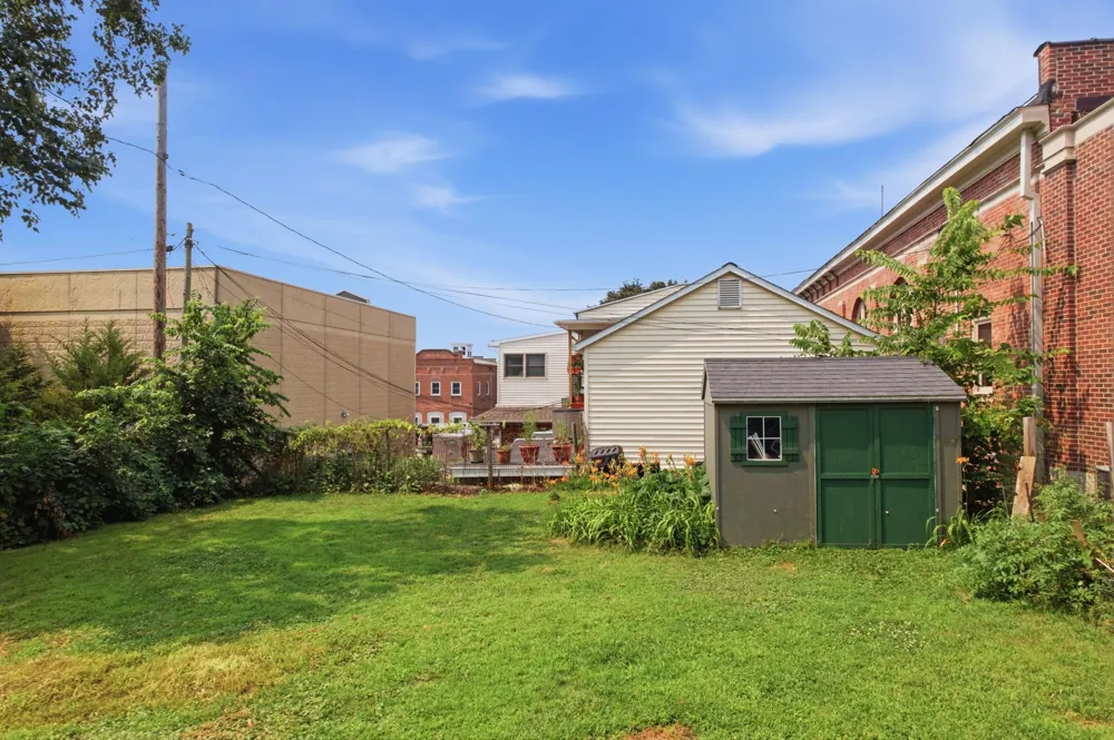 37 Hill Street Fountain City, WI 54629