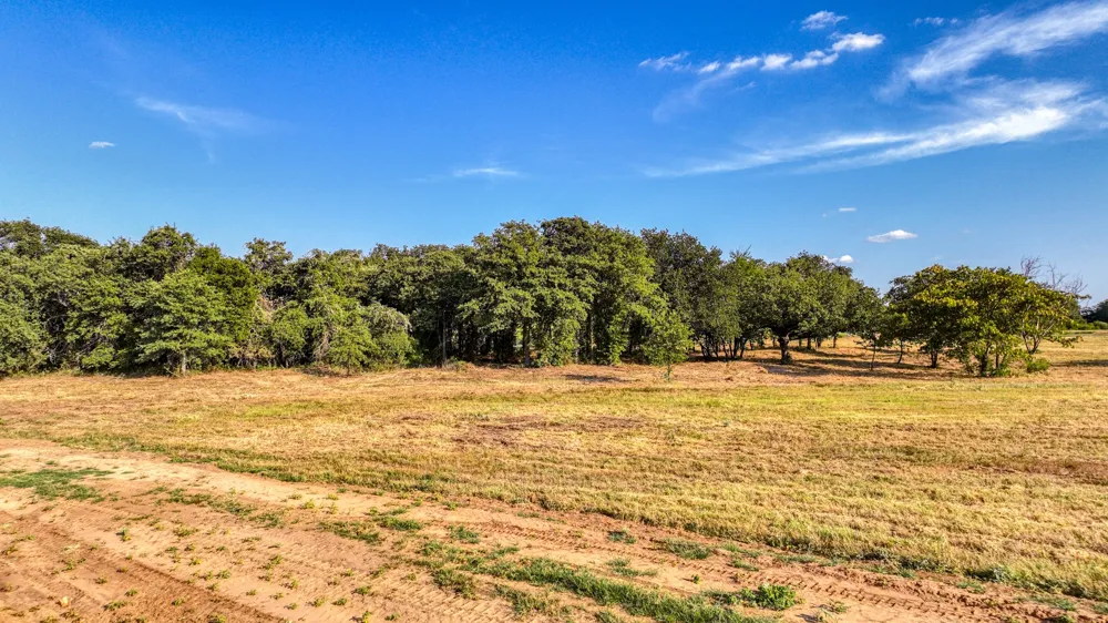 Three Quarter Loop Poolville, TX 76487