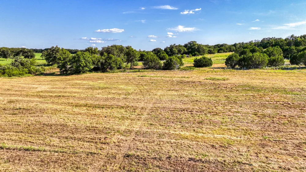 Three Quarter Loop Poolville, TX 76487